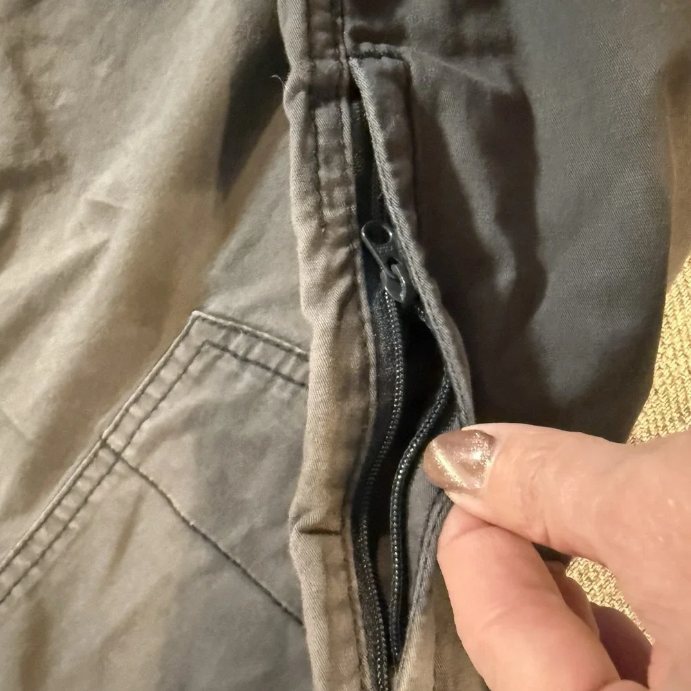 Levi Strauss Signature Gold Shorts Mens 46 Gray Cargo Stretch Casual W46